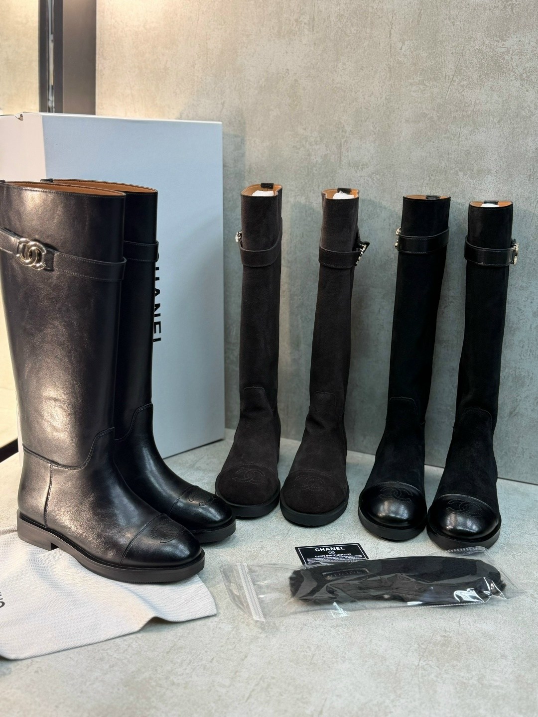 сапоги chanel,женские черные замшевые сапоги chanel,сапоги шанель,сапоги женские chanel,сапожки шанель