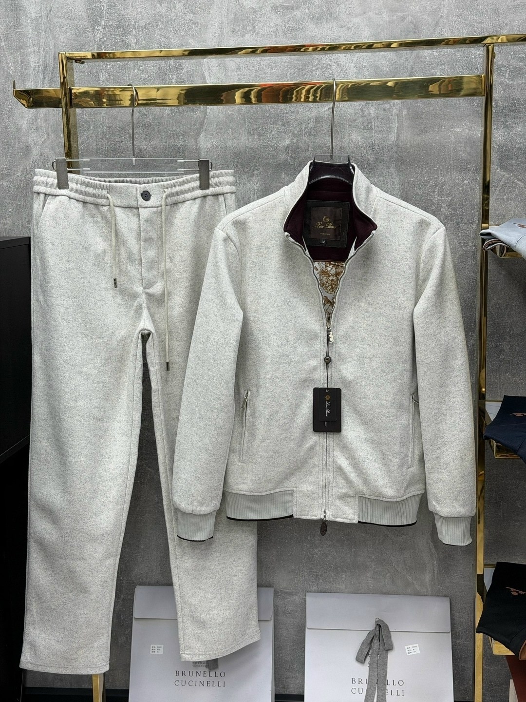 спортивный костюм loro piana,костюм спортивный brunello cucinelli,спортивный костюм stefano ricci,костюм loro piana,мужской спортивный костюм
