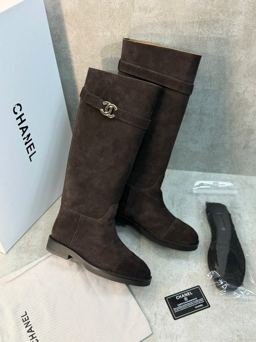 сапоги chanel,женские черные замшевые сапоги chanel,сапоги шанель,сапоги женские chanel,сапожки шанель