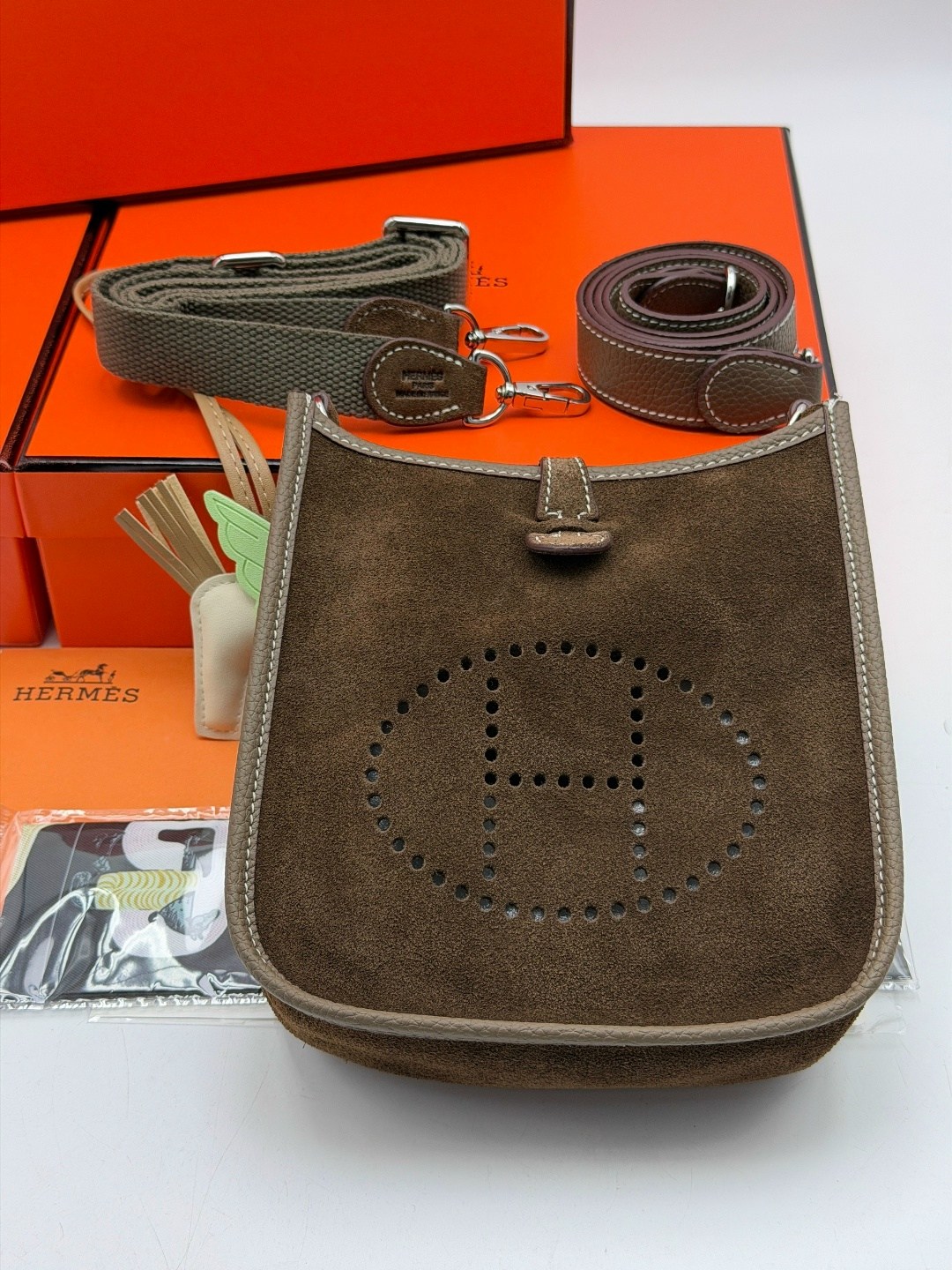 сумка hermes evelyne через плечо планшетка гермес,сумка hermes,сумка hermes evelyne,женская сумка hermes,hermes сумка на плечо