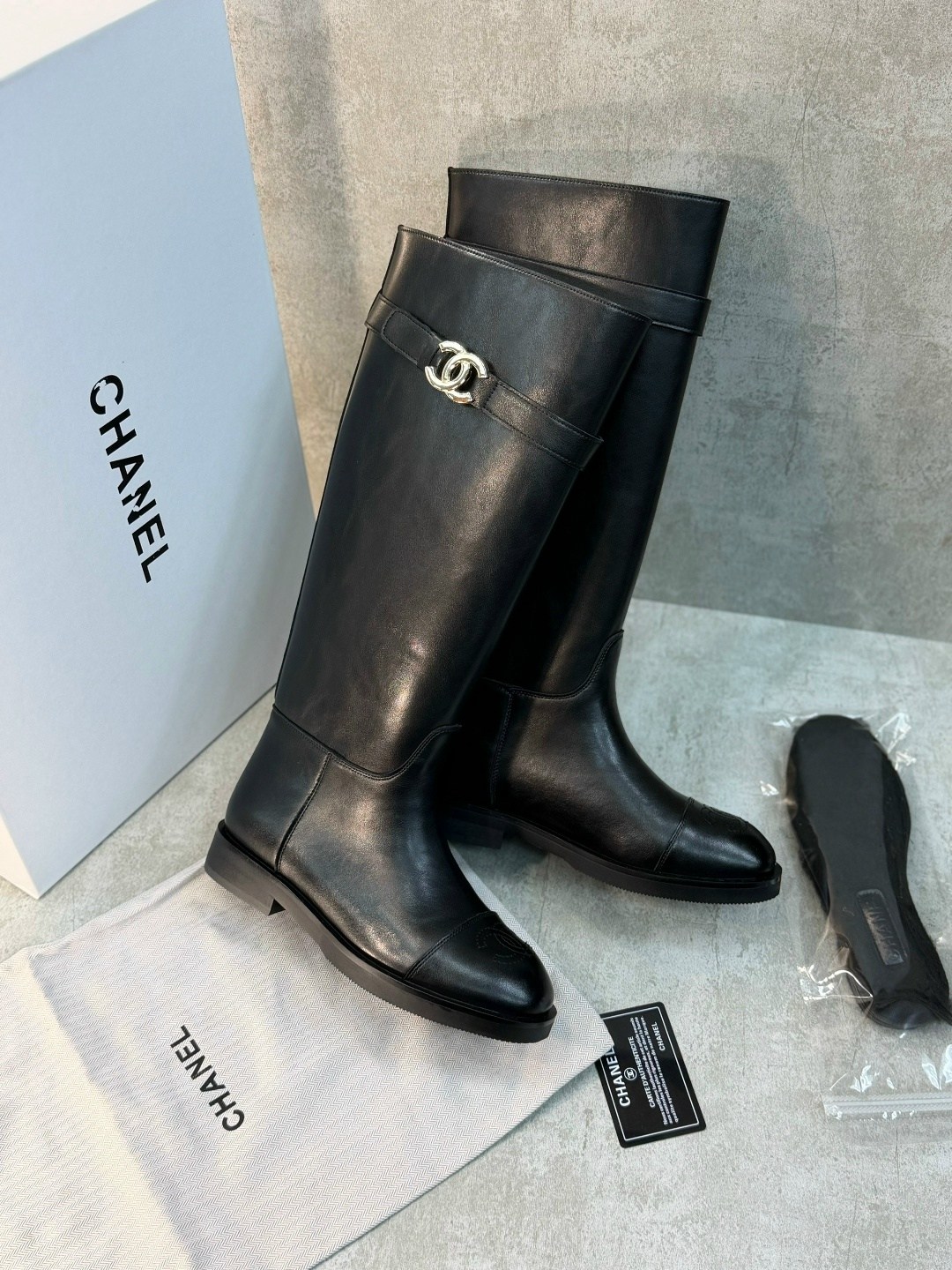 сапоги chanel,женские черные замшевые сапоги chanel,сапоги шанель,сапоги женские chanel,сапожки шанель