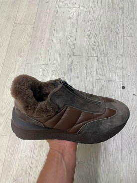 Кроссовки