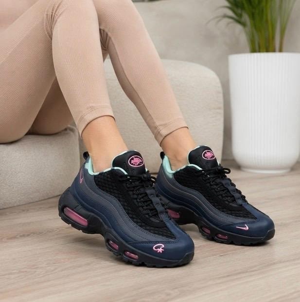 nike кроссовки air max 95 pink beam из коллаборации с corteiz черный,nike air max 95 corteiz,nike air max 95 sp corteiz pink beam,кроссовки corteiz x nike air max 95 pink beam,кроссовки