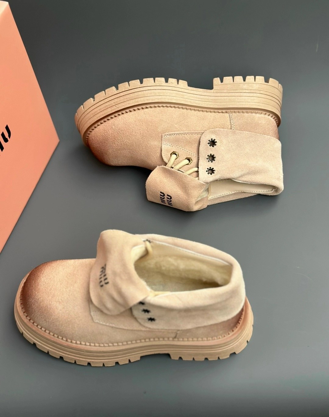 ,ботинки miu miu,женская ,ботинки замшевые miu miu,женские ботинки