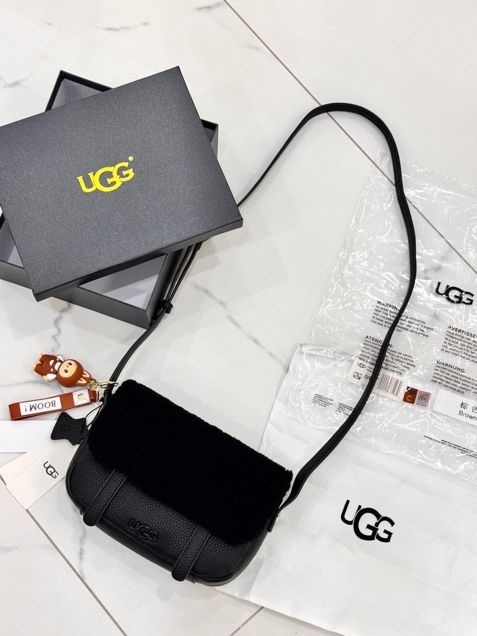 сумка с мехом ugg,сумка ugg,сумка из натуральной замши меховые от ugg,сумка на плечо ugg,сумка с мехом