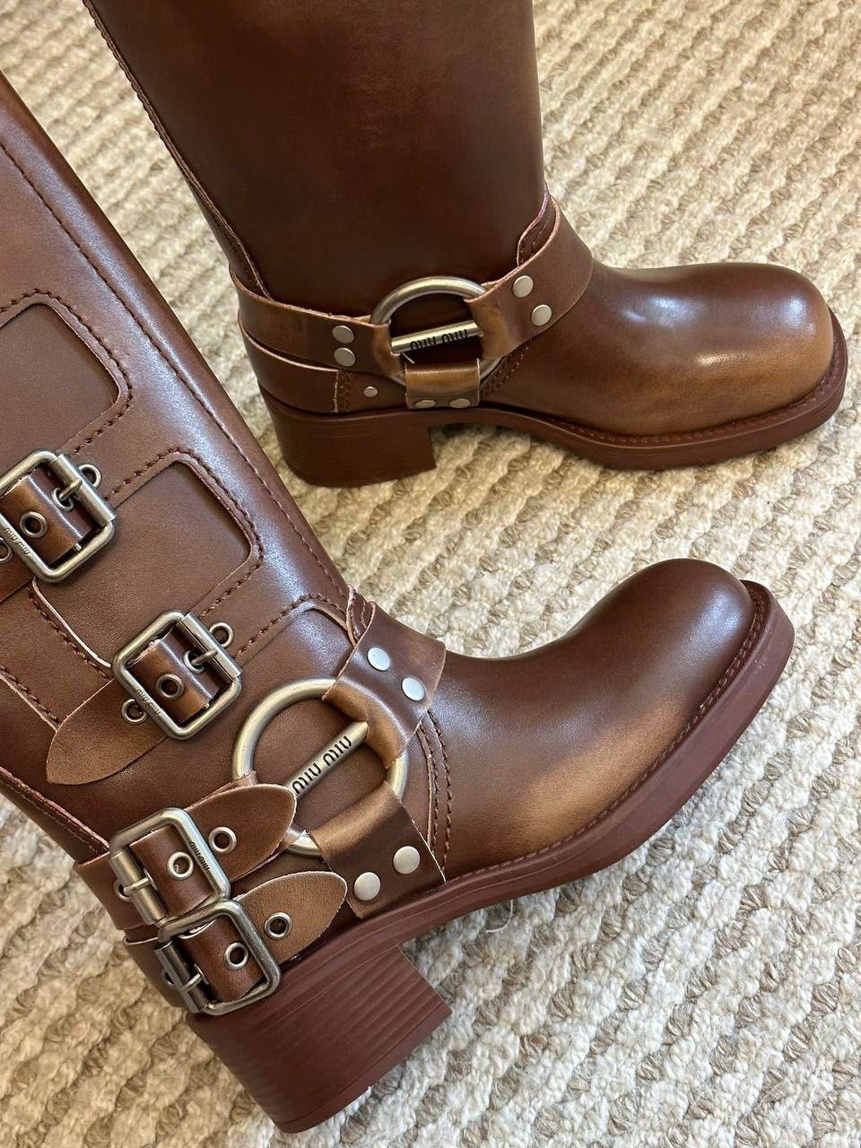 сапоги miu miu,сапоги брендовые,брендовые женские сапоги,сапоги модные,женские сапоги