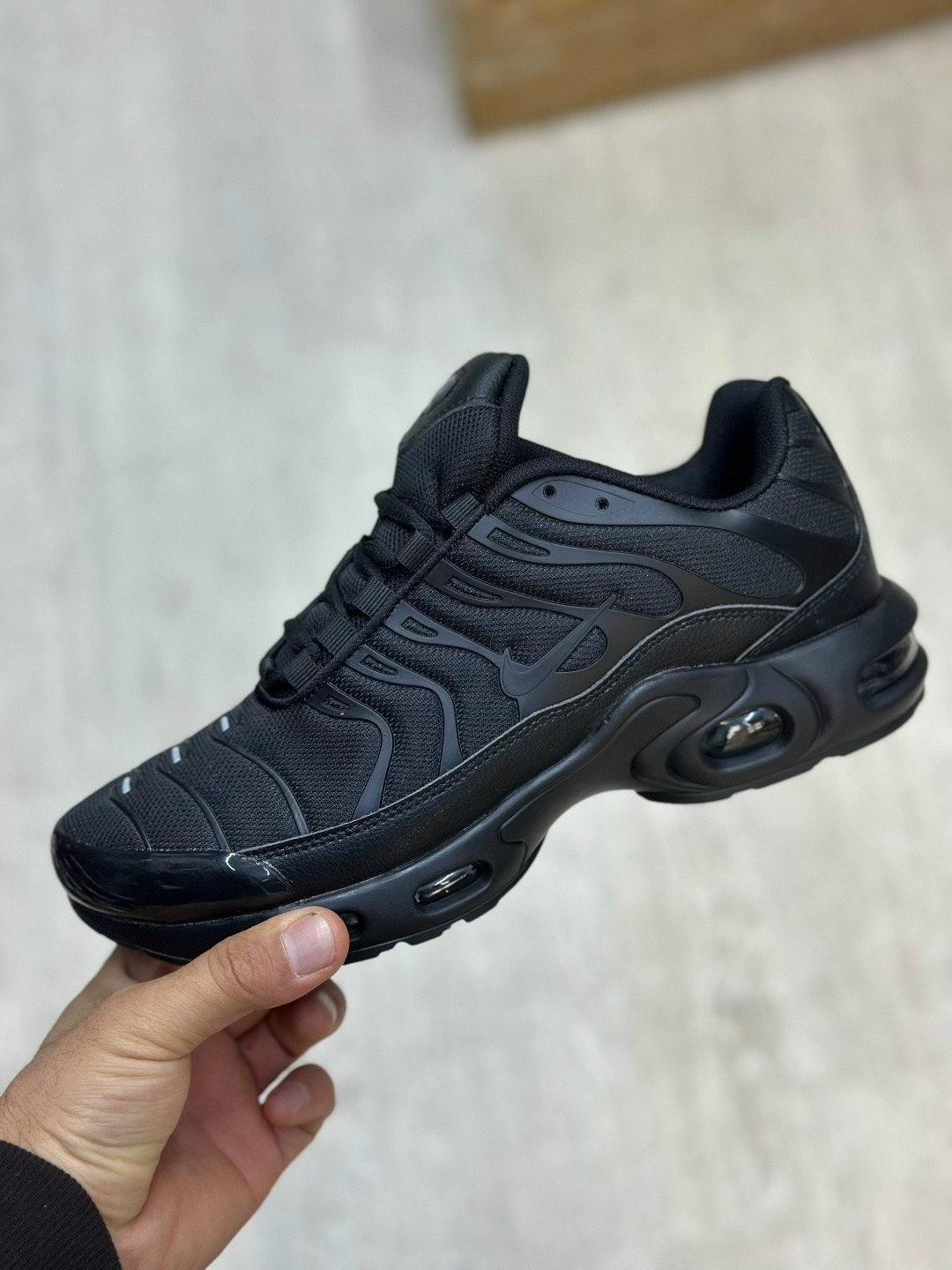 кроссовки nike air max plus tn,nike air max plus tn,nike tn air max plus black,кроссовки nike air max plus,кроссовки