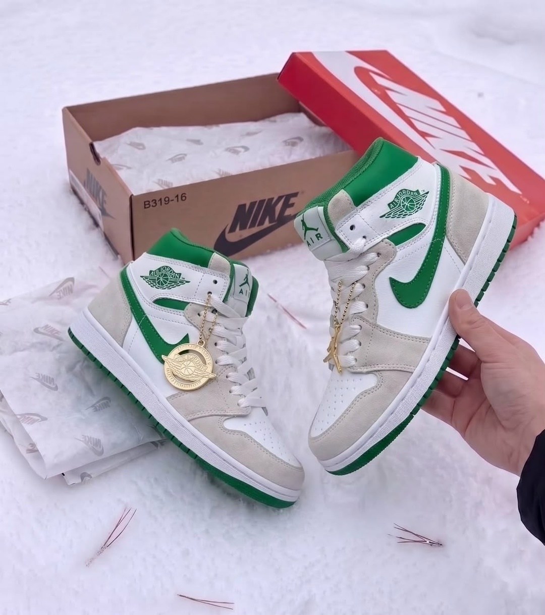 женские кроссовки nike air jordan 1 mid,air jordan 1 mid se purple,nike air jordan 1 mid se,кроссовки nike air jordan 1 retro high,кроссовки