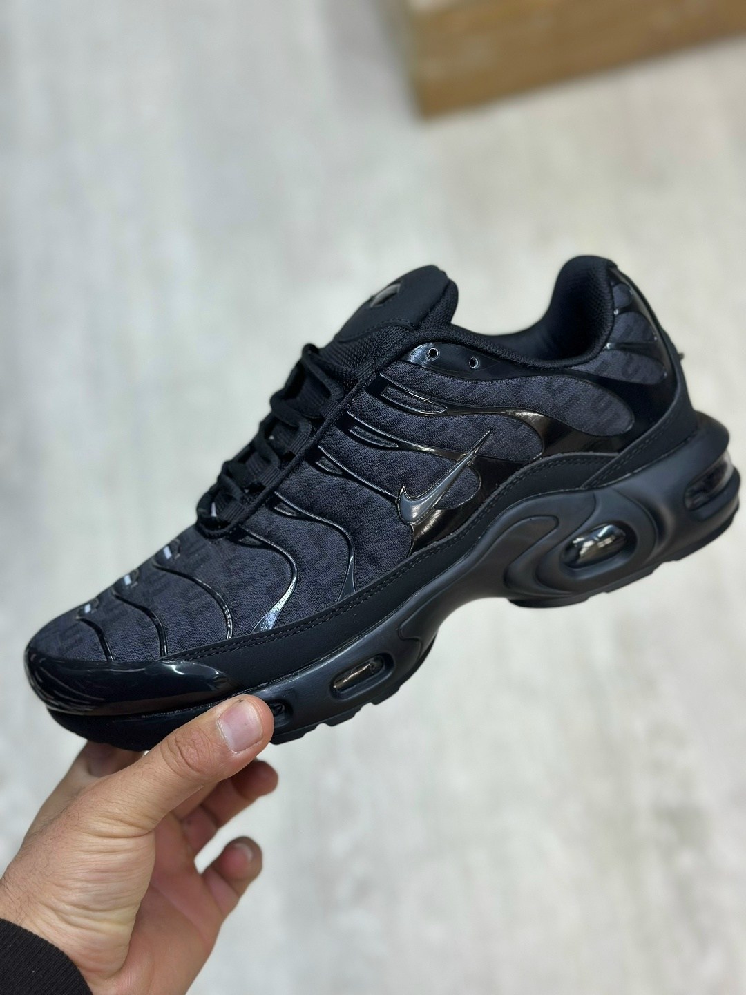 кроссовки nike air max plus tn,nike air max plus tn,nike tn air max plus black,кроссовки nike air max plus,кроссовки