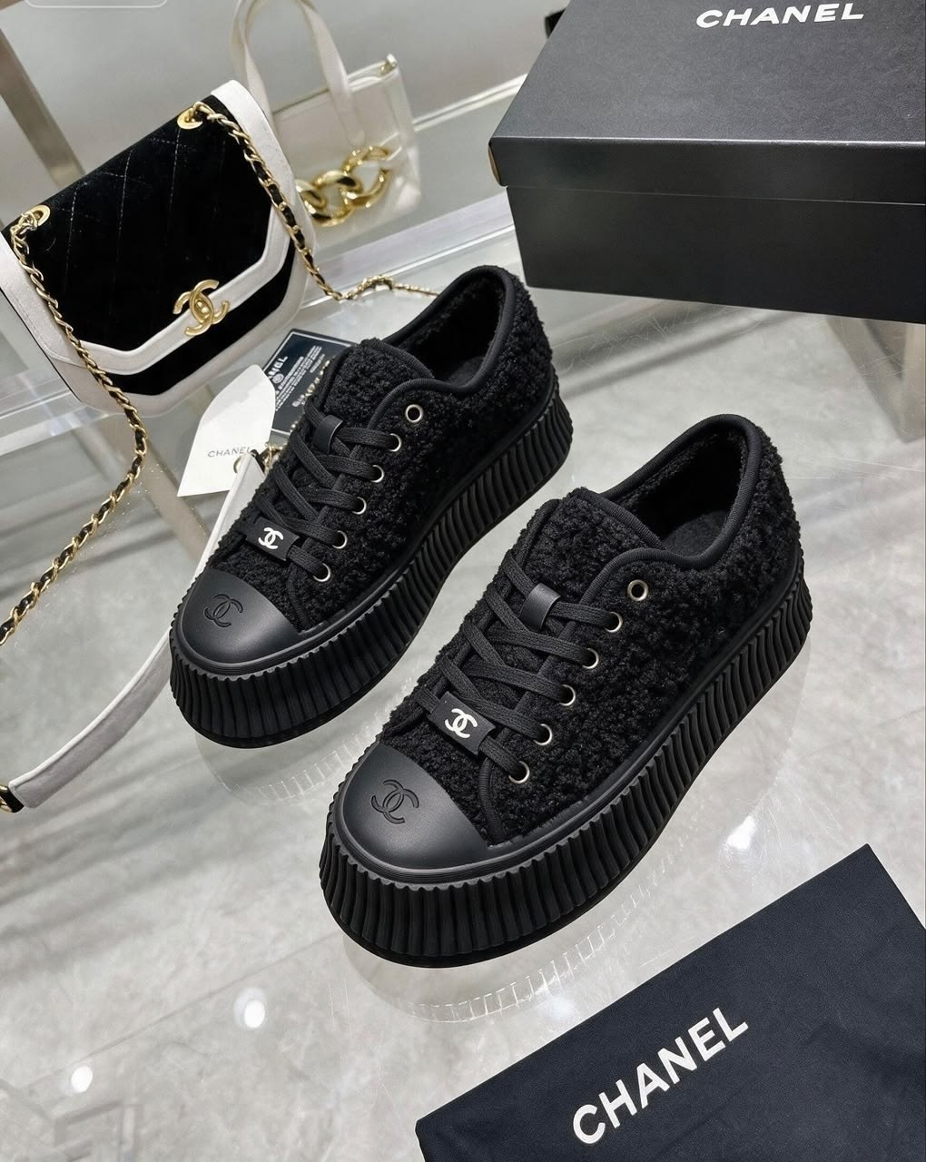,кеды шанель,кеды chanel,кроссовки chanel,женская