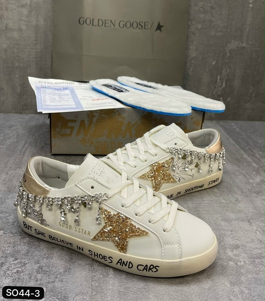golden goose superstar strass embellished smudged leather sneakers,,golden goose sneakers,golden goose декорированные кеды super-star белый,кроссовки golden goose