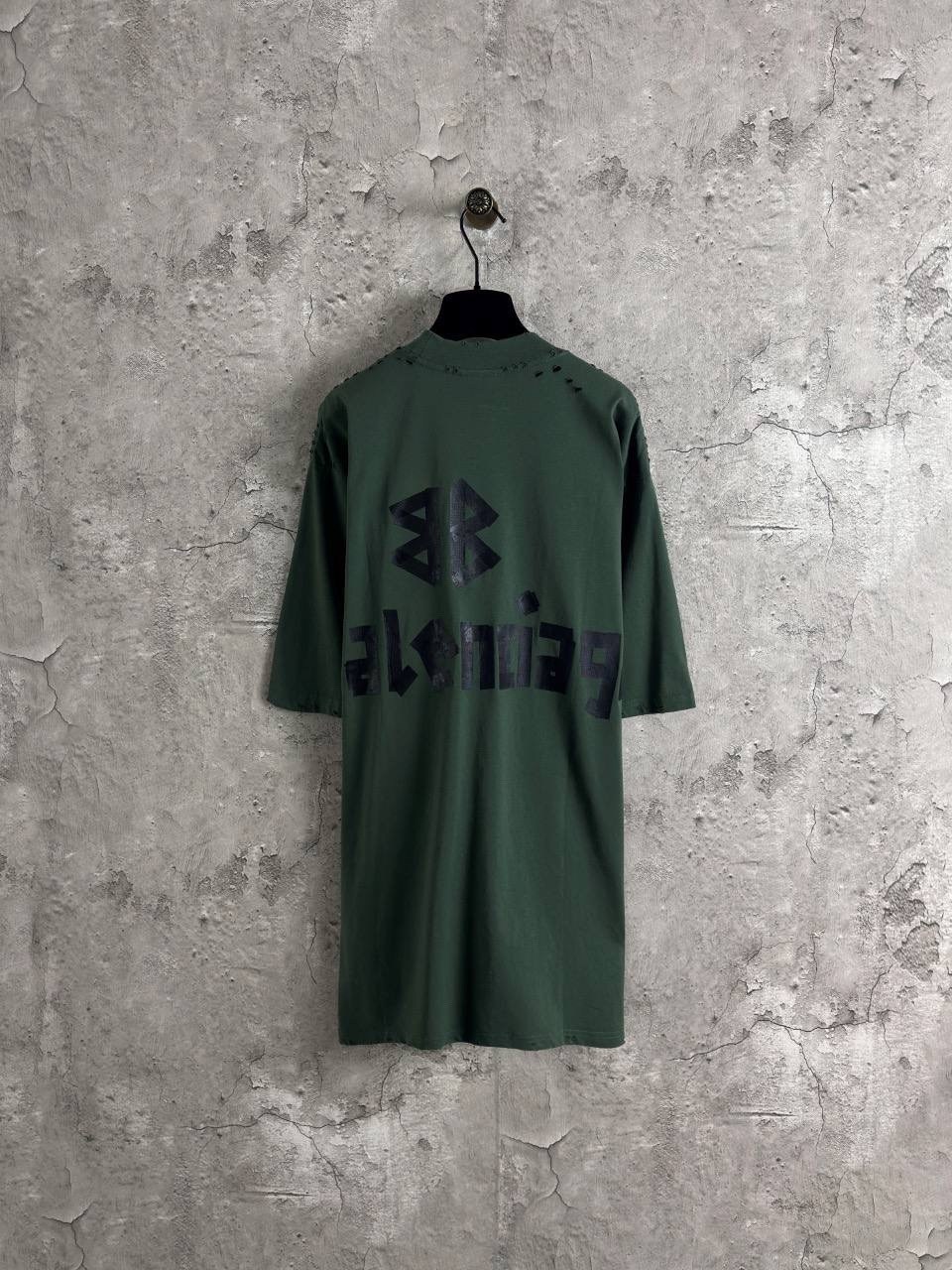 футболка баленсиага зеленая,balenciaga distressed,balenciaga t shirt,футболка balenciaga,balenciaga distressed t shirt