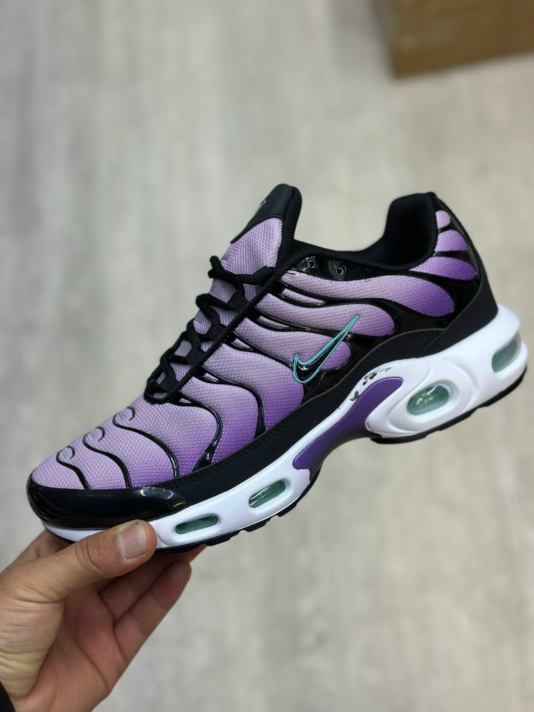 кроссовки nike air max plus tn,nike air max plus tn,nike tn air max plus black,кроссовки nike air max plus,кроссовки