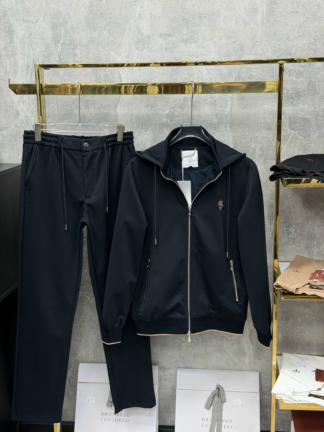 спортивный костюм brunello cucinelli,спортивный костюм мужской,мужской спортивный костюм polo ralph lauren,спортивный костюм,спортивные костюмы мужские брендовые