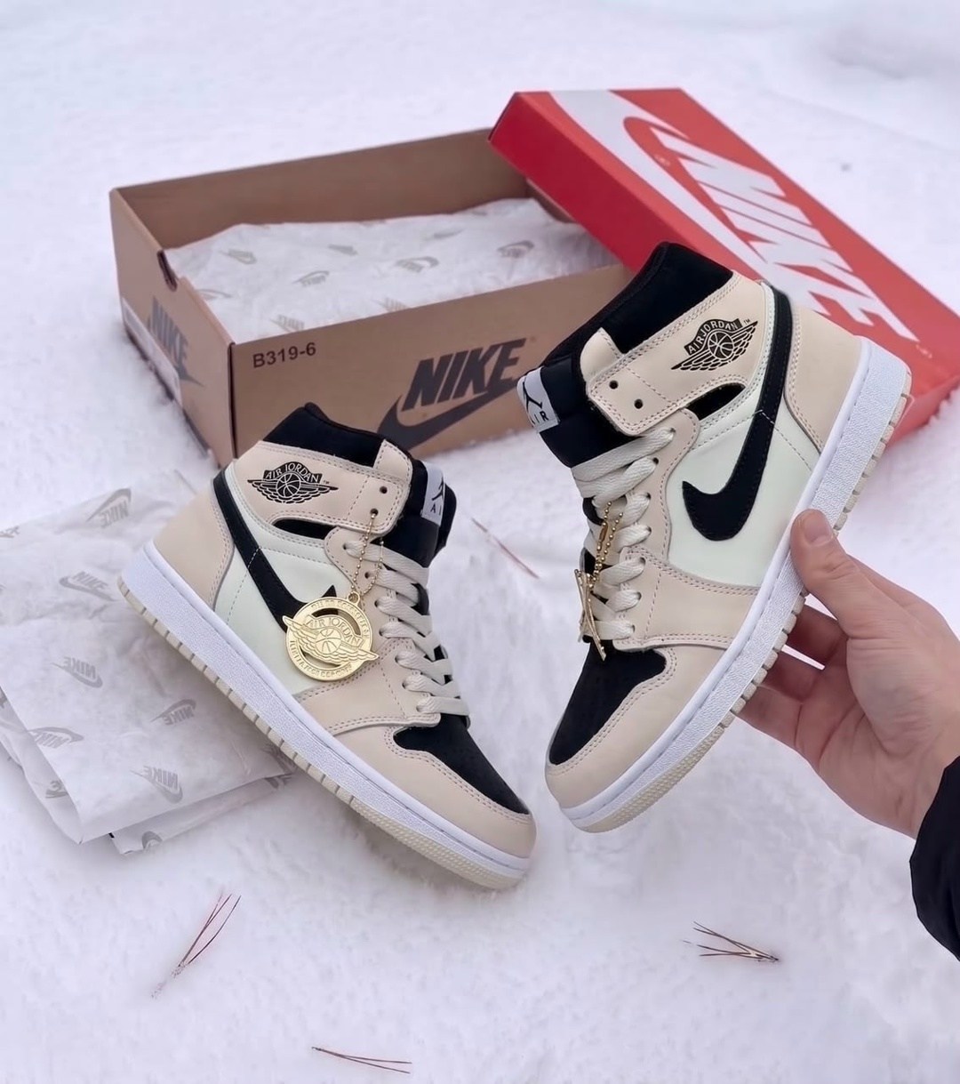 женские кроссовки nike air jordan 1 mid,air jordan 1 mid se purple,nike air jordan 1 mid se,кроссовки nike air jordan 1 retro high,кроссовки