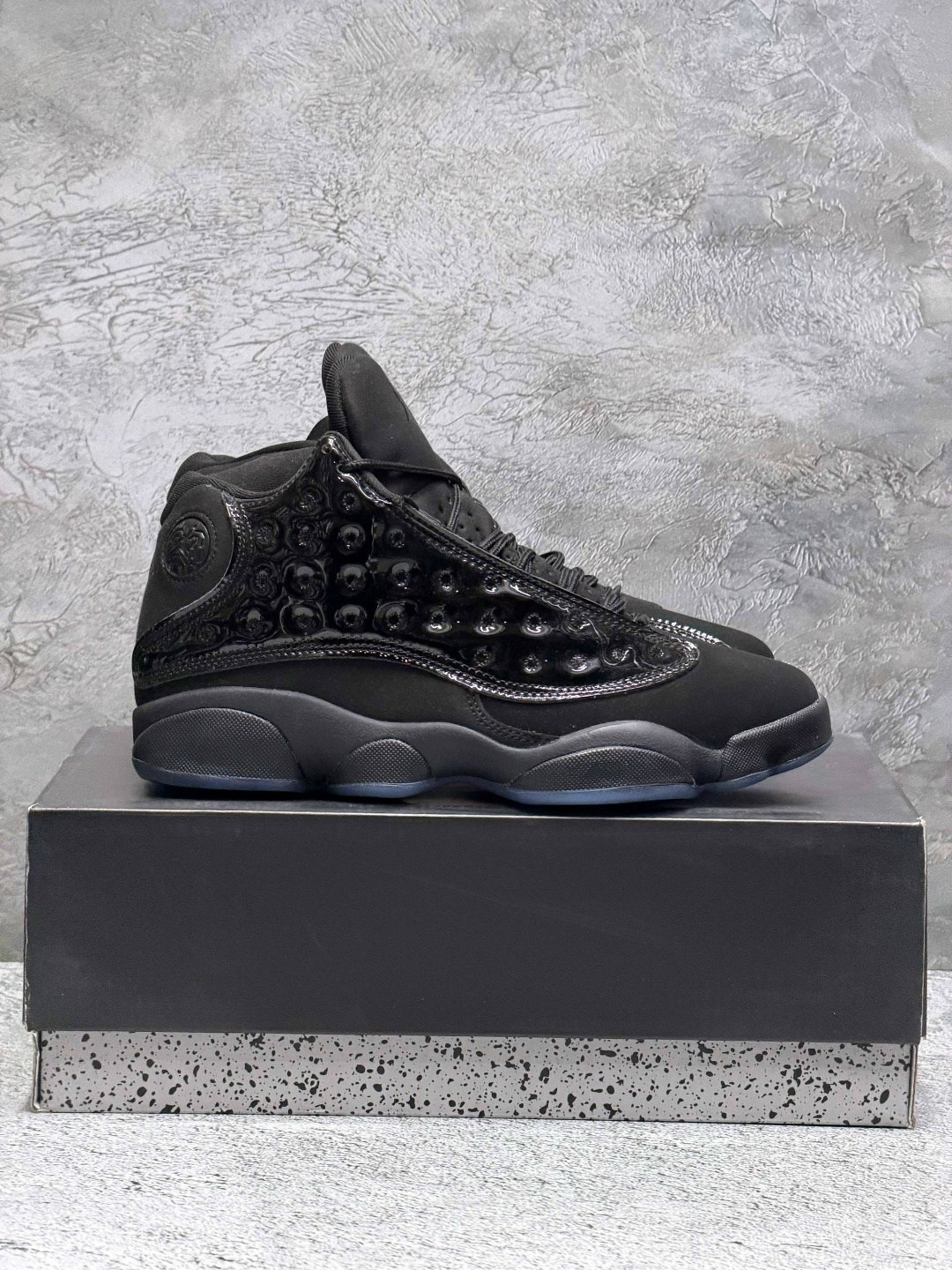 кроссовки air jordan 13 retro cap and gown черный,кроссовки air jordan 13 retro черный,jordan 13 black,jordan 13 retro,jordan 13 black patent leather