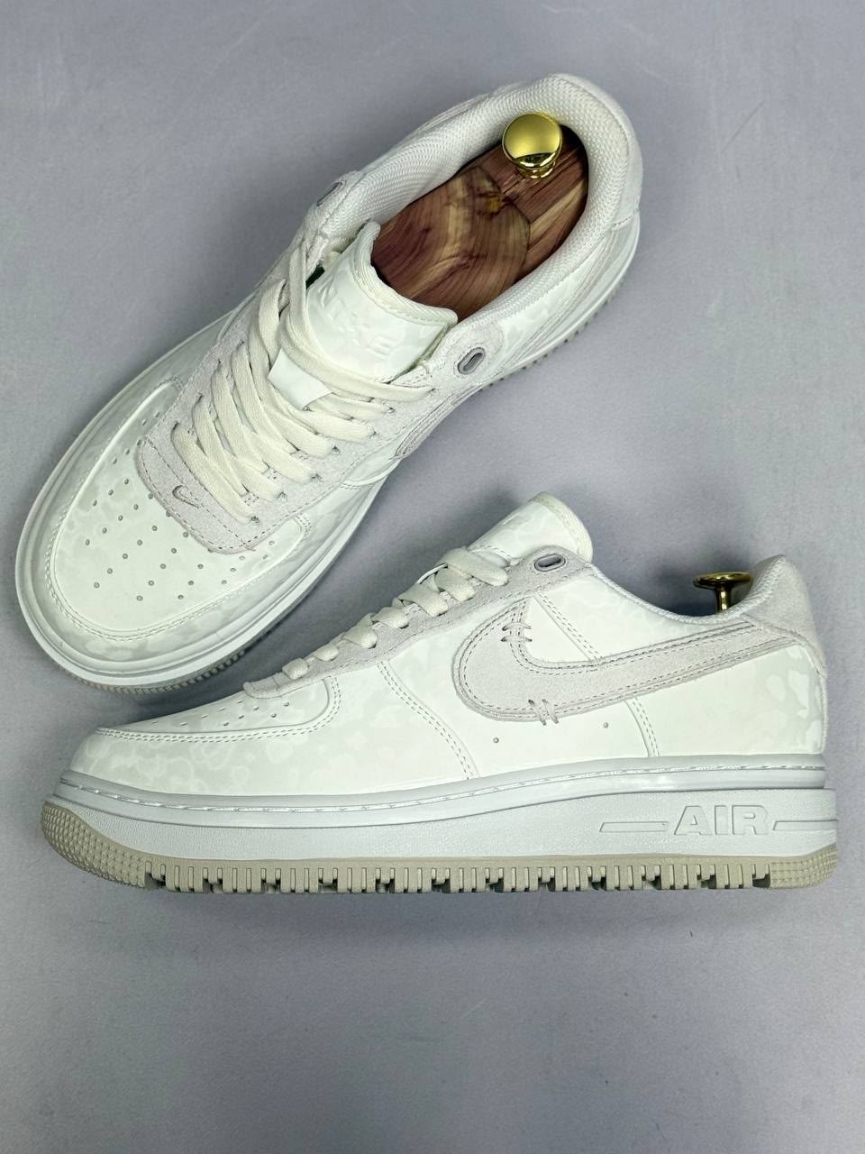 кросcовки nike air force 1,nike air force 1 low white,кроссовки nike air force 1 luxe triple white,nike air force 1 07,nike air force 1 low