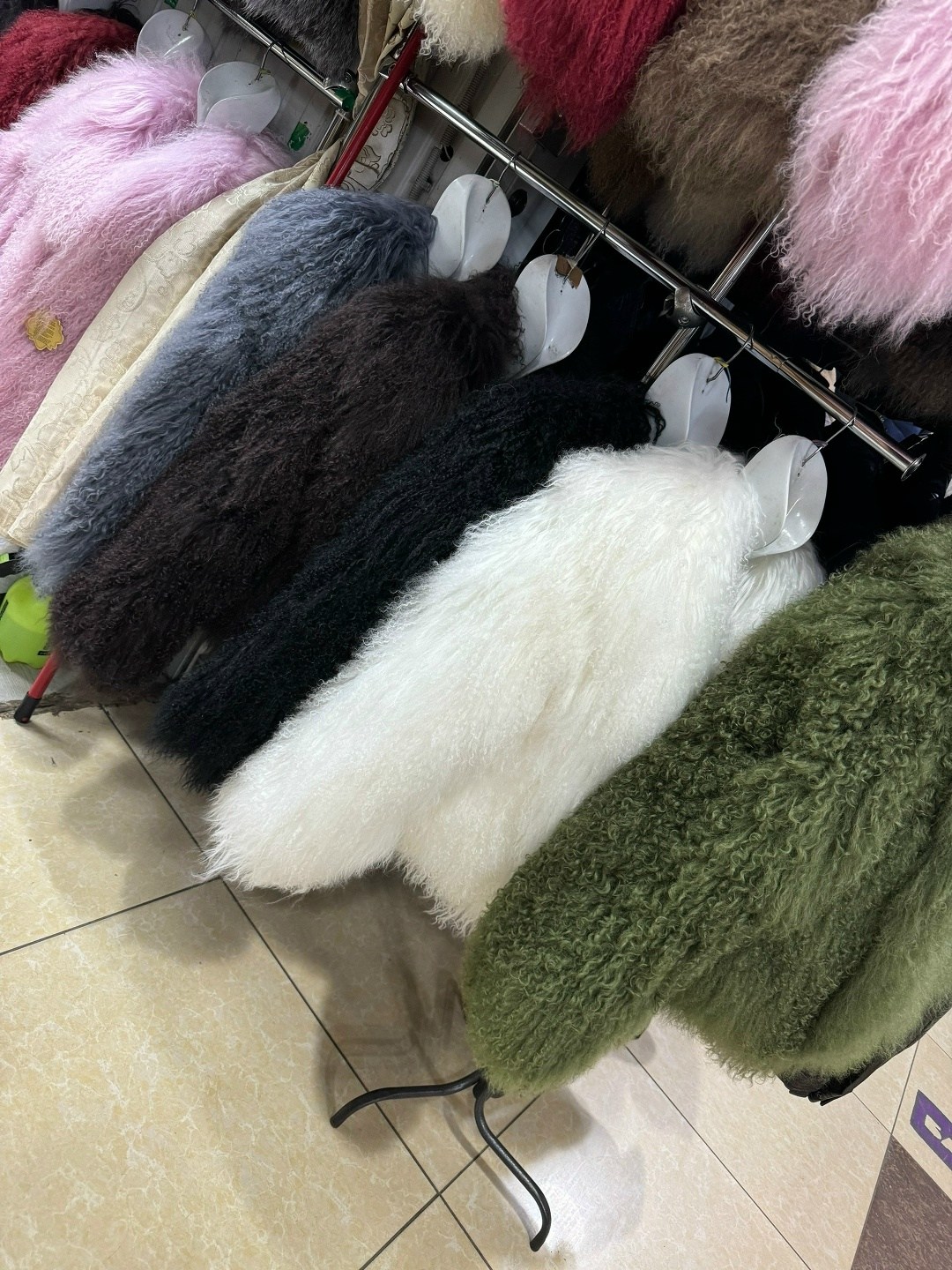 шуба из ламы,короткая шуба из ламы,шуба лама,модная шуба,шуба из меха ламы