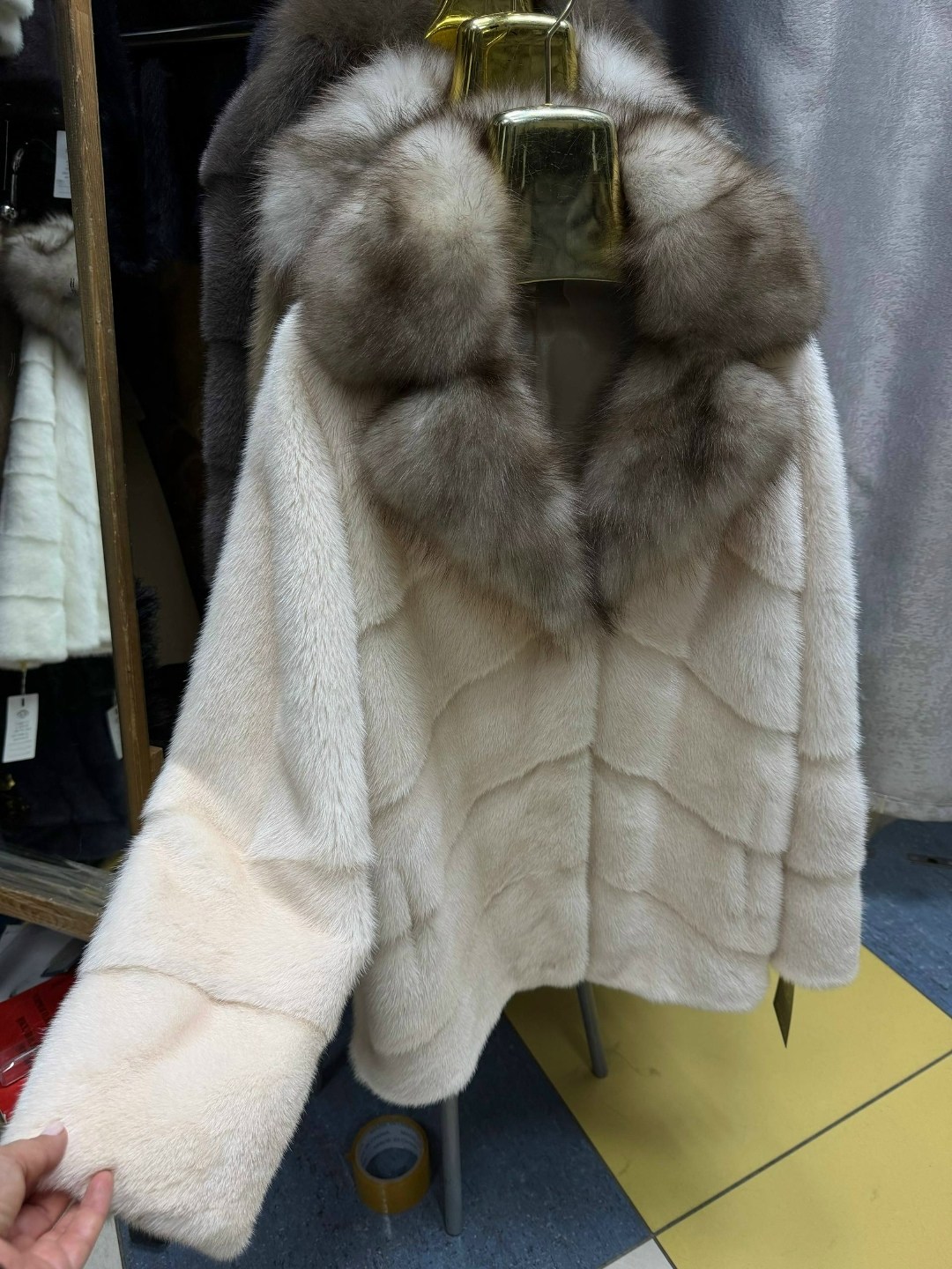 шуба норковая,норковая шуба белая,норковая шуба с капюшоном,норковая шуба кокон,шуба
