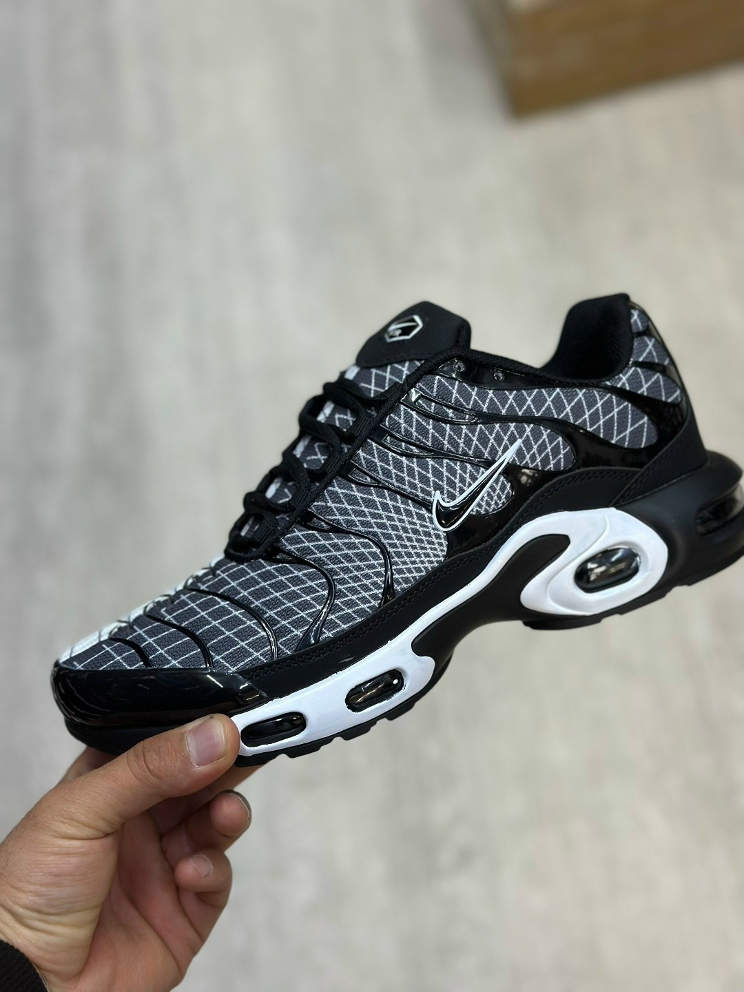 кроссовки nike air max plus tn,nike air max plus tn,nike tn air max plus black,кроссовки nike air max plus,кроссовки