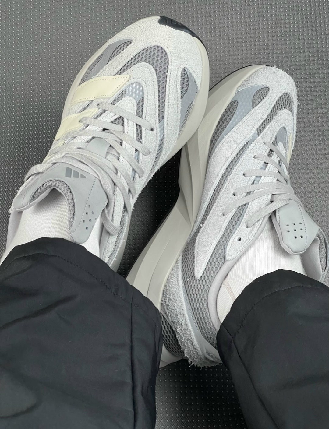 кроссовки adidas adizero,кроссовки adidas,adidas adizero adios pro 4,adidas adizero evo sl,беговые кроссовки adidas