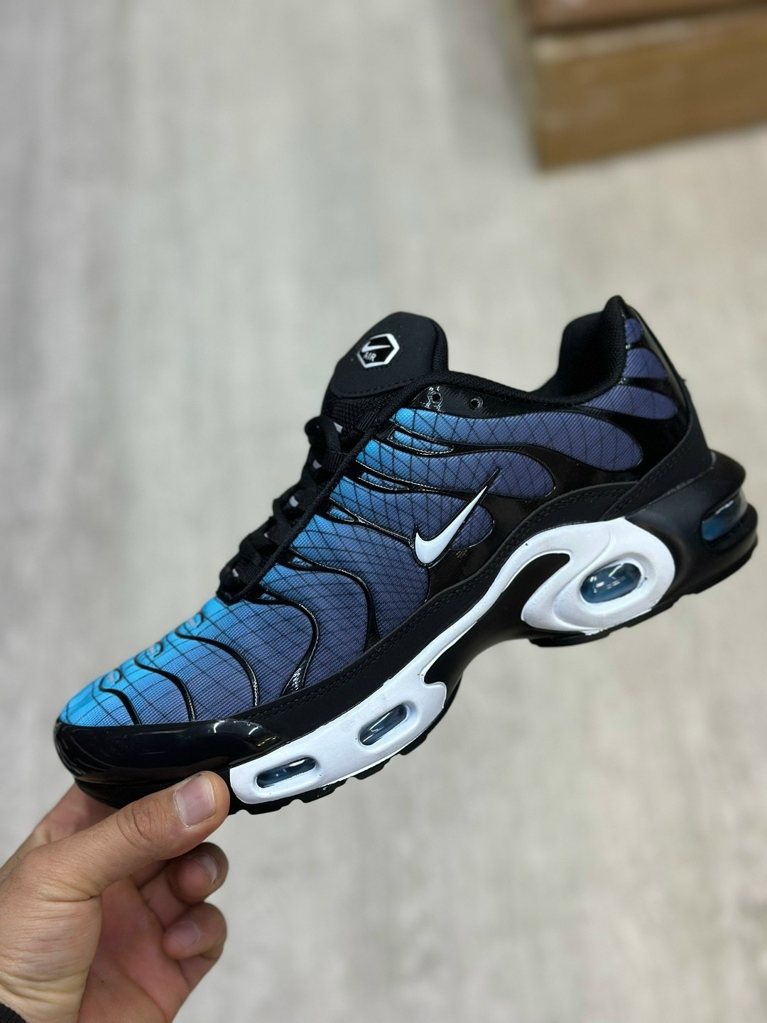 кроссовки nike air max plus tn,nike air max plus tn,nike tn air max plus black,кроссовки nike air max plus,кроссовки