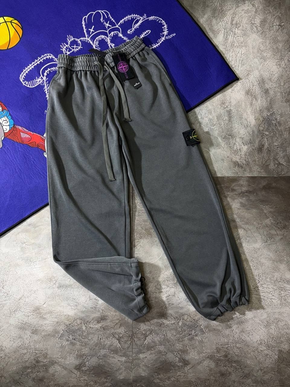 брюки спортивные stone island,спортивные штаны stone island,спортивные штаны стон айленд,штаны stone island,штаны стон айленд