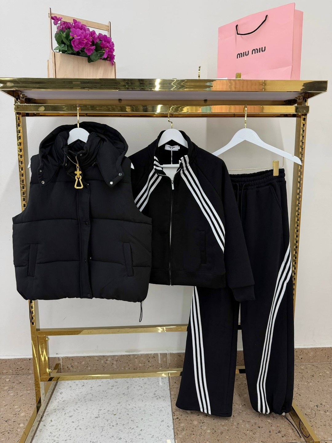 женский теплый костюм тройка miu miu,костюм спортивный тройка с жилеткой,теплый спортивный костюм тройка,костюм тройка,костюм тройка miu miu