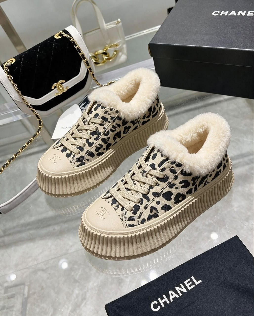 ,кеды chanel,chanel кроссовки,кеды шанель,женская