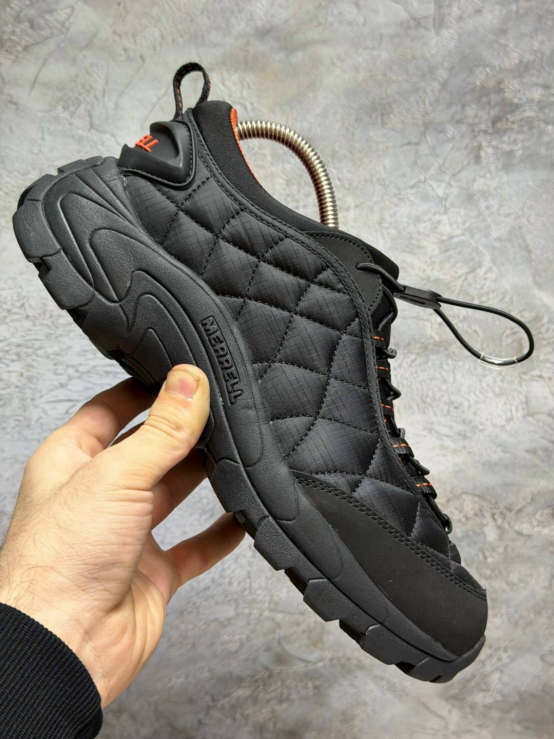 кроссовки мужские на зиму мерелл,кроссовки мужские merrell,термо кроссовки merrell мужские чёрные с оранжевым мерелл зимние,зимние кроссовки merrell,кроссовки merrell