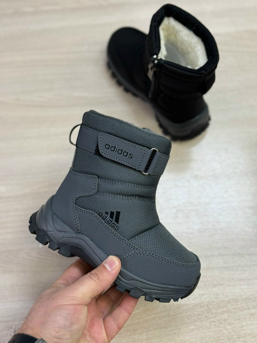дутики adidas,дутики adidas зимние непромокаемые,дутики с мехом внутри зимние adidas,adidas зимние,дутики зимние с мехом adidas