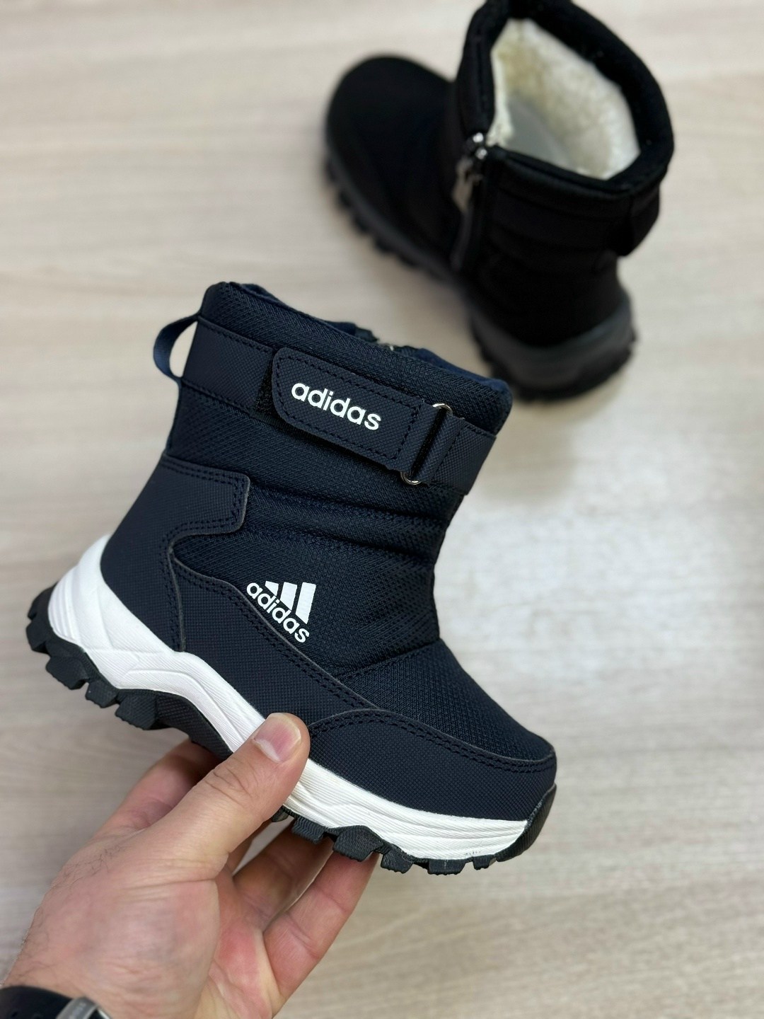 дутики adidas,дутики adidas зимние непромокаемые,дутики с мехом внутри зимние adidas,adidas зимние,дутики зимние с мехом adidas