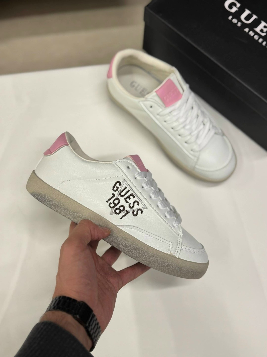 ,кеды guess,кроссовки guess,guess белый,низкие кроссовки