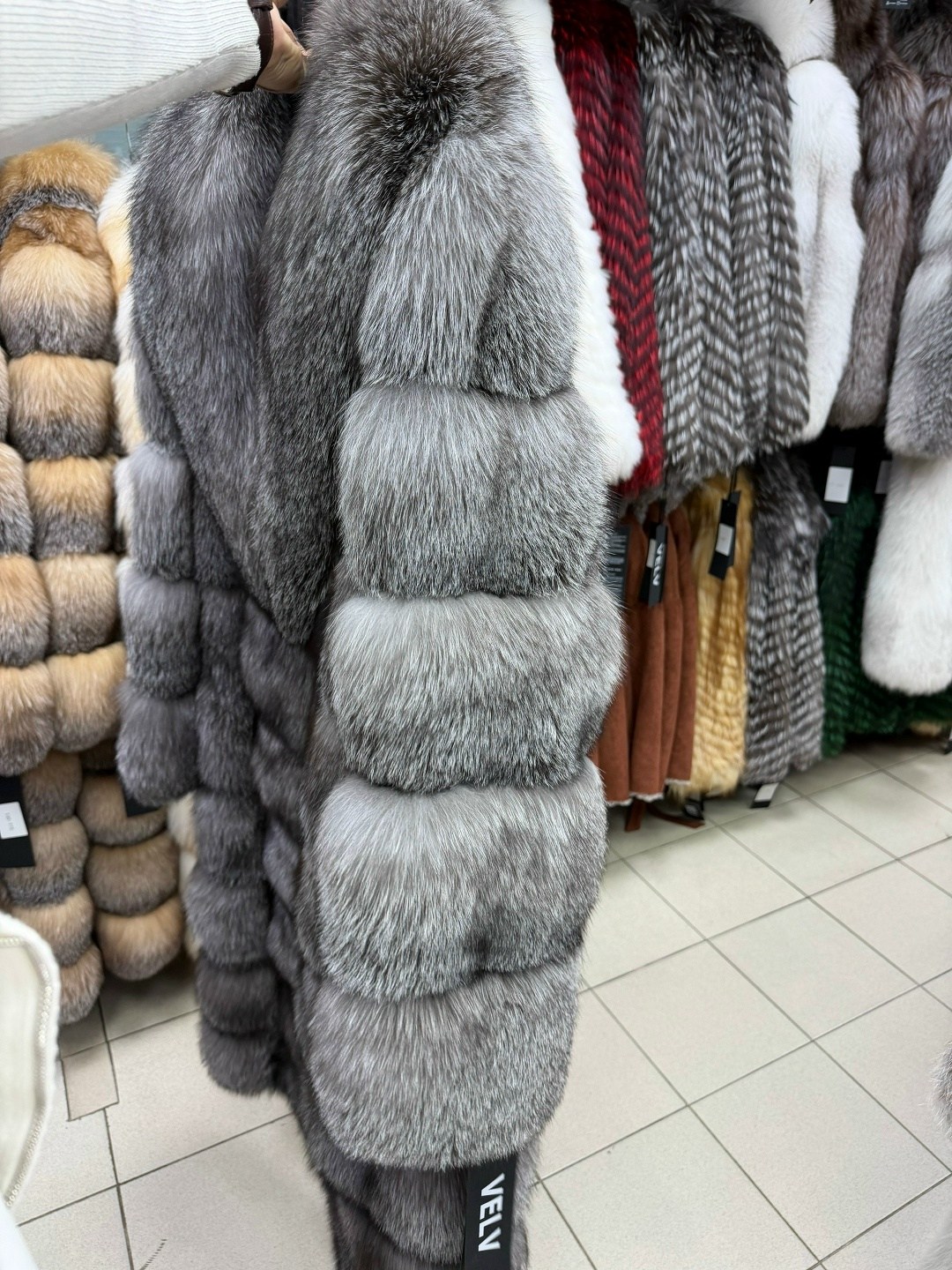 шуба чернобурка,шуба из песца,шуба песец,шуба из чернобурки,зимняя женская шуба из натурального меха чернобурки
