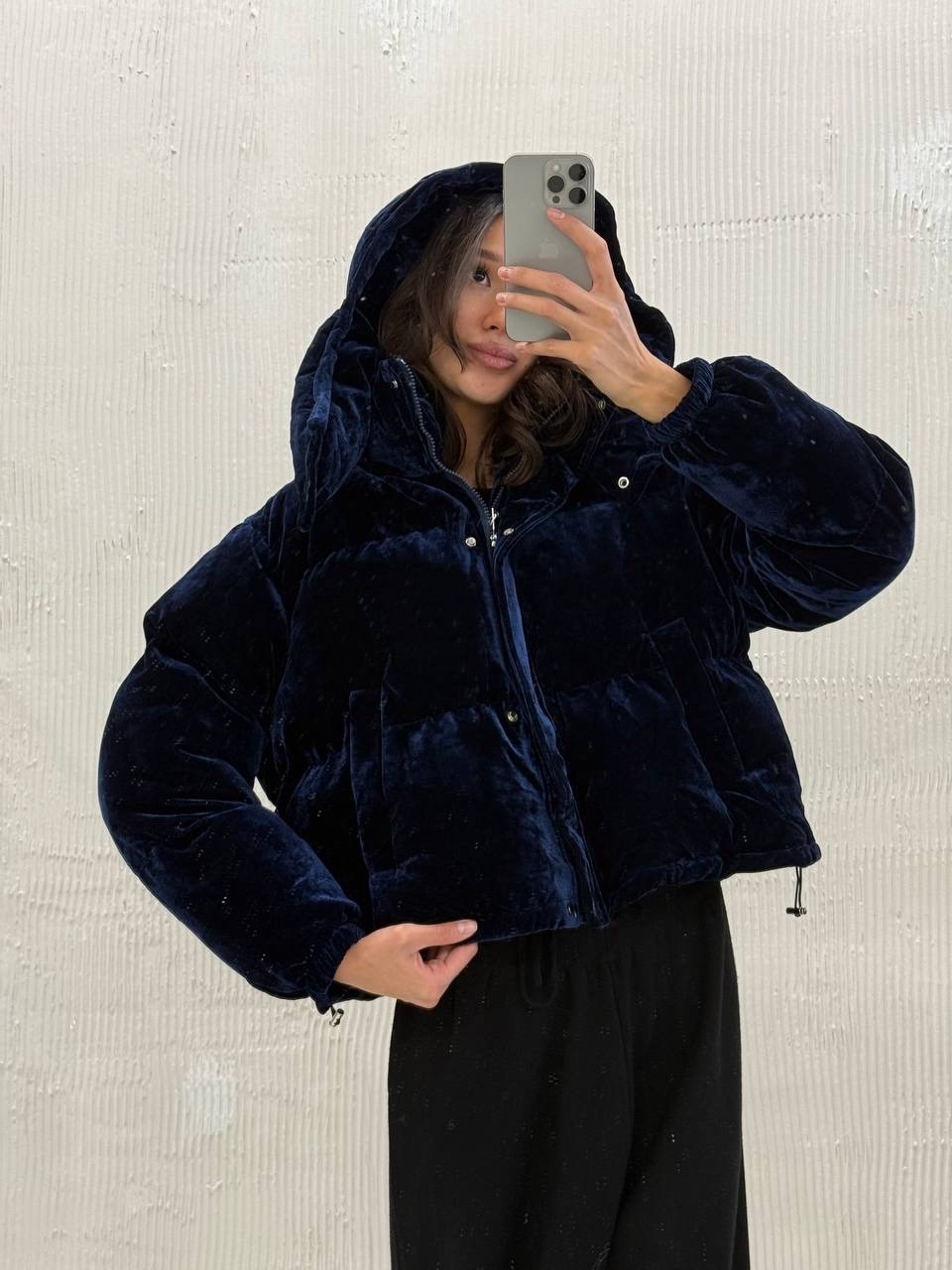 бархатный пуховик sophia sam темно-синий,бархатный пуховик,sam velvet puffer jacket,black velvet puffer jacket,куртка из бархата