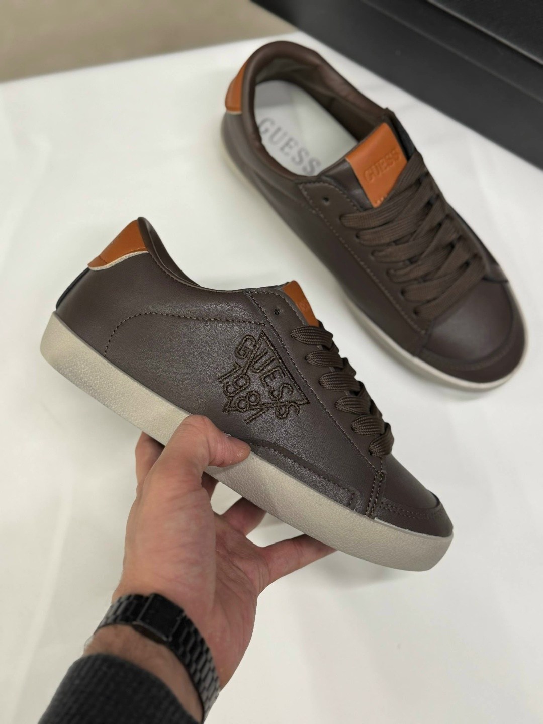 ,кеды guess,кроссовки guess,guess белый,низкие кроссовки