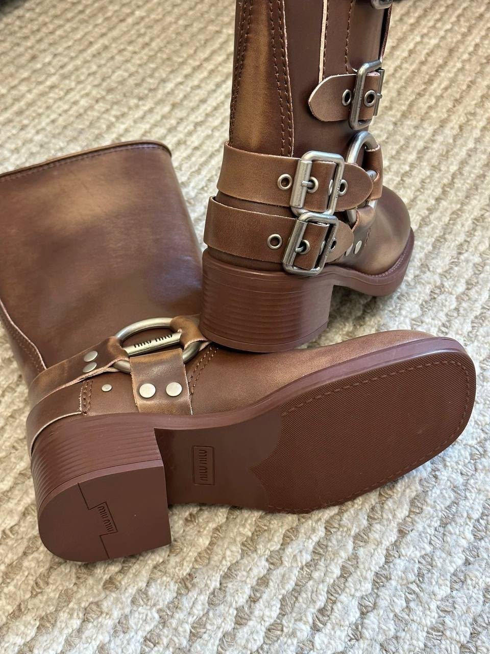 сапоги miu miu,сапоги брендовые,брендовые женские сапоги,сапоги модные,женские сапоги