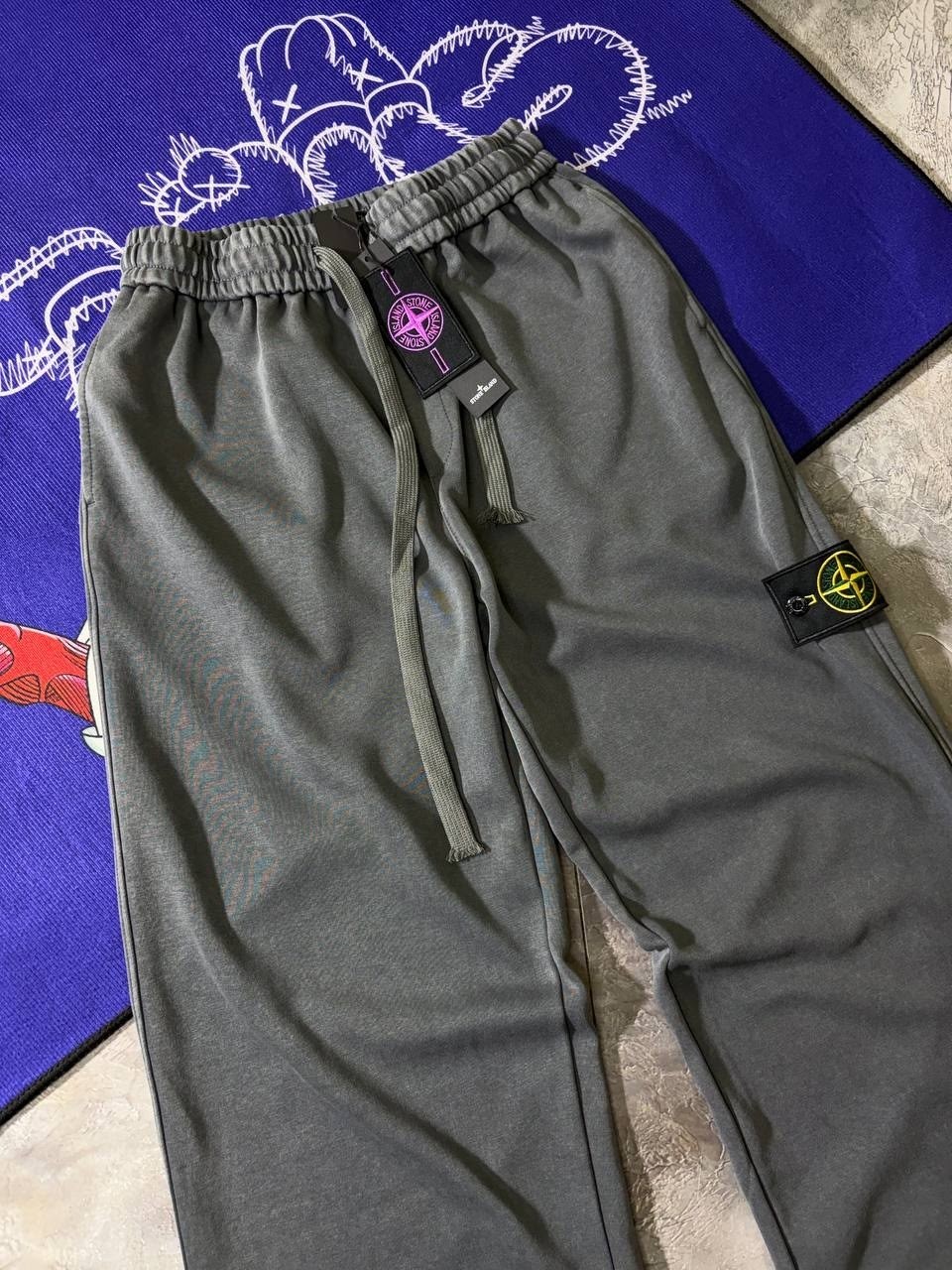 брюки спортивные stone island,спортивные штаны stone island,спортивные штаны стон айленд,штаны stone island,штаны стон айленд