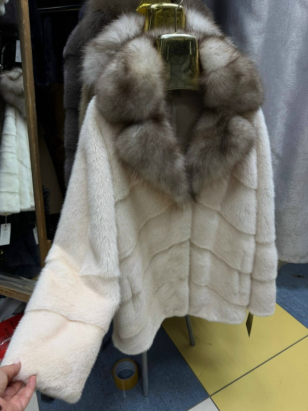 шуба норковая,норковая шуба белая,норковая шуба с капюшоном,норковая шуба кокон,шуба