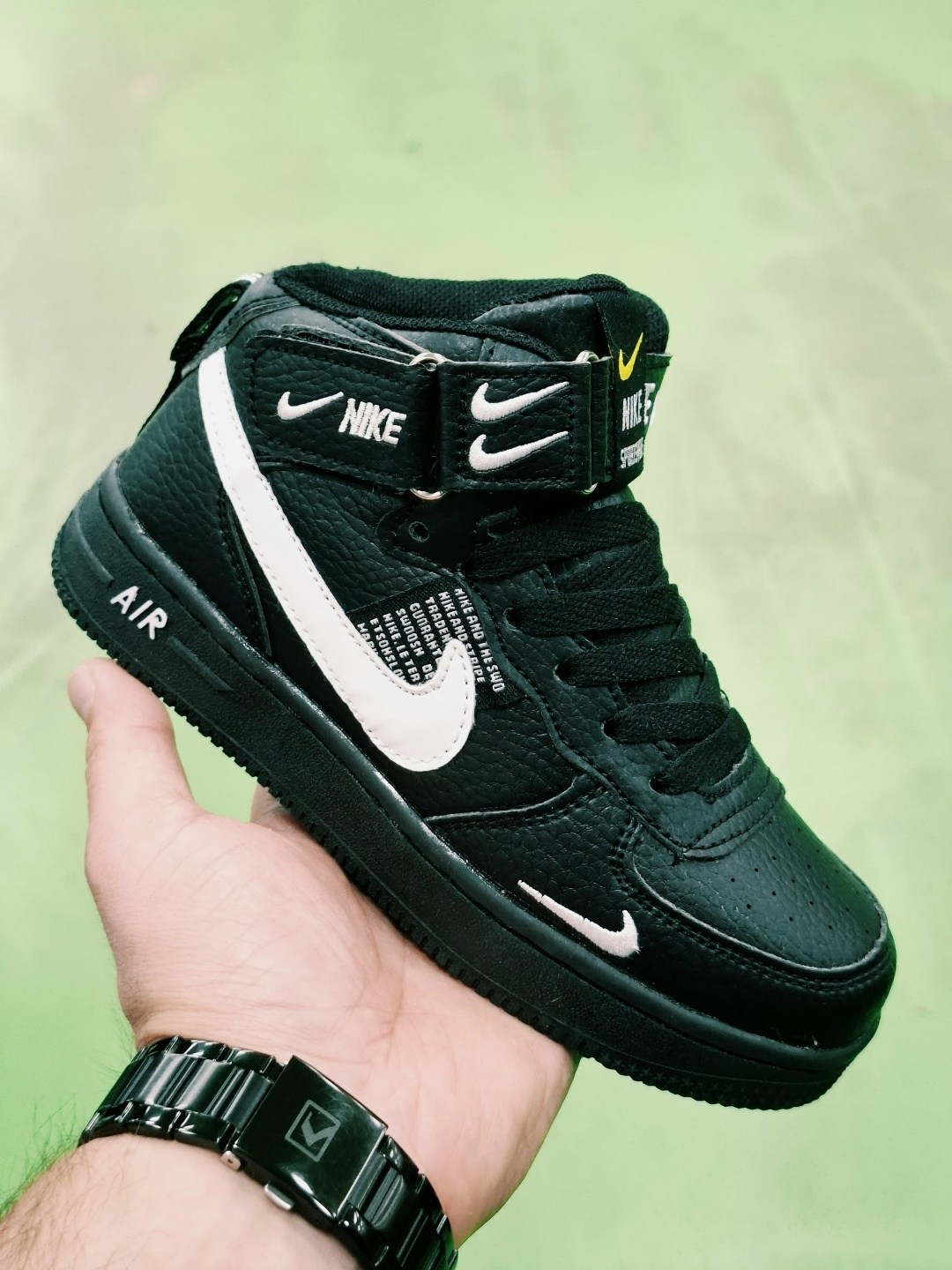 зимние кроссовки nike air force 1 07 mid lv8,кроссовки мужские nike air force,зимние кроссовки nike air force,мужские кроссовки nike air force 1,кроссовки подростковые зимние nike air force 1