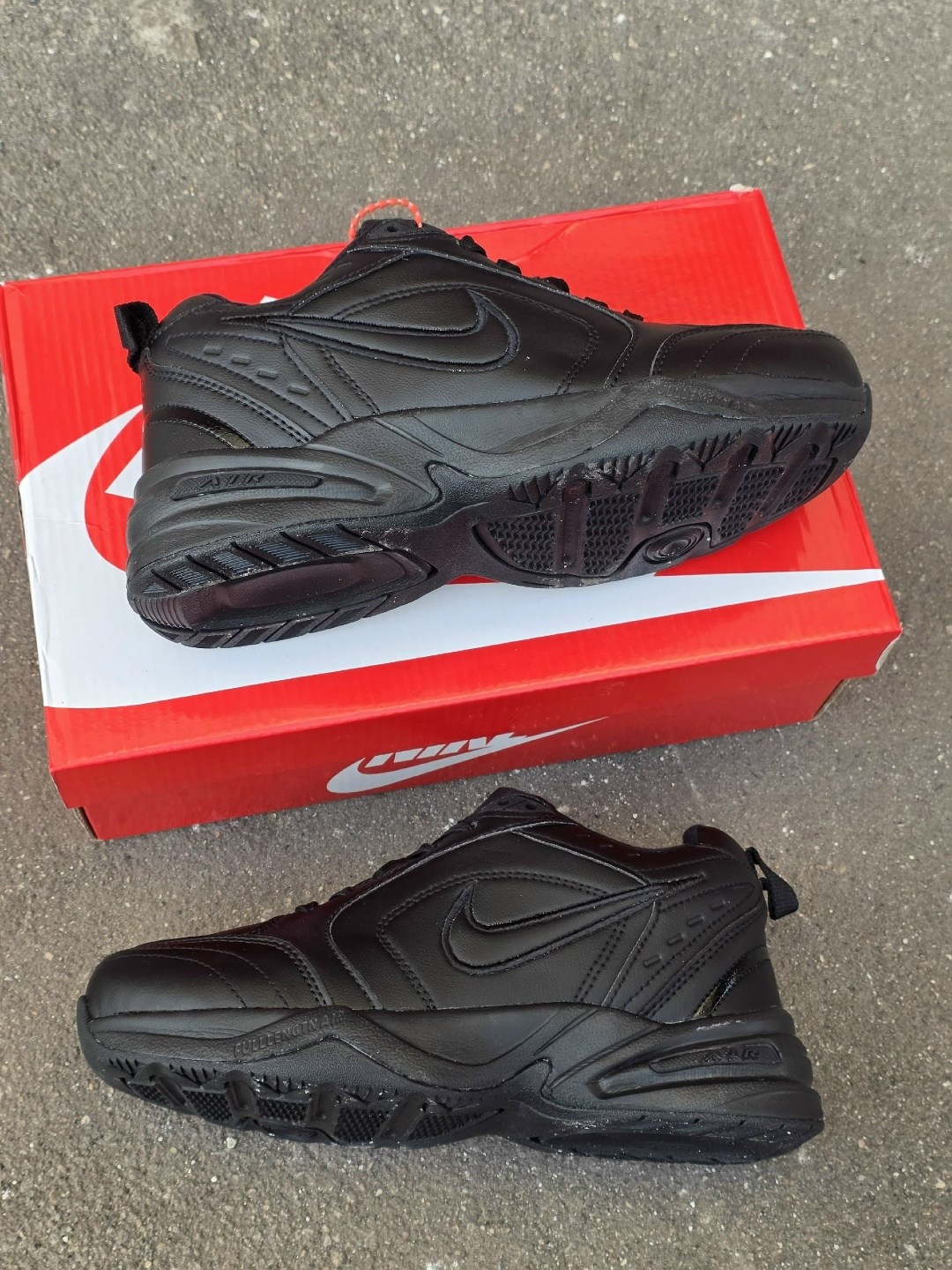 кроссовки nike air monarch iv,мужские кроссовки nike air monarch iv,кроссовки nike air monarch iv цвет черный,мужские прогулочные кроссовки air monarch iv средней ширины x nike черный,nike air monarch