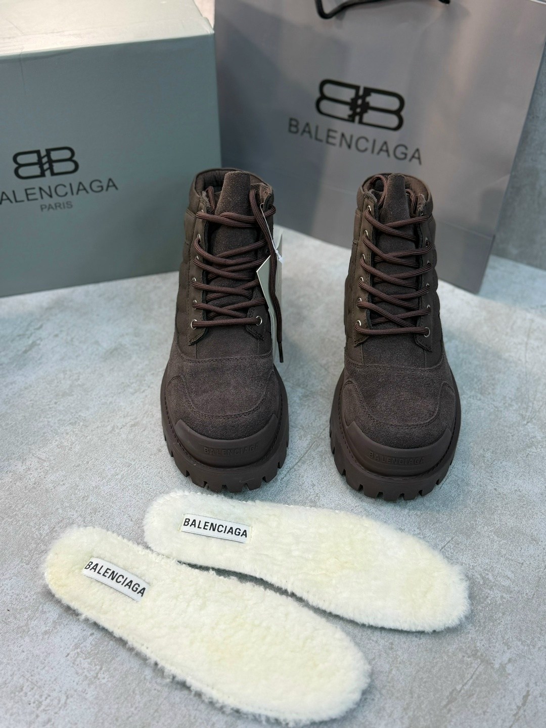 ботинки balenciaga,ботинки осенние balenciaga balenciaga цвет черный,ботинки осенние balenciaga,ботинки осенние balenciaga premium shoes,ботинки balenciaga из натуральной замши женские