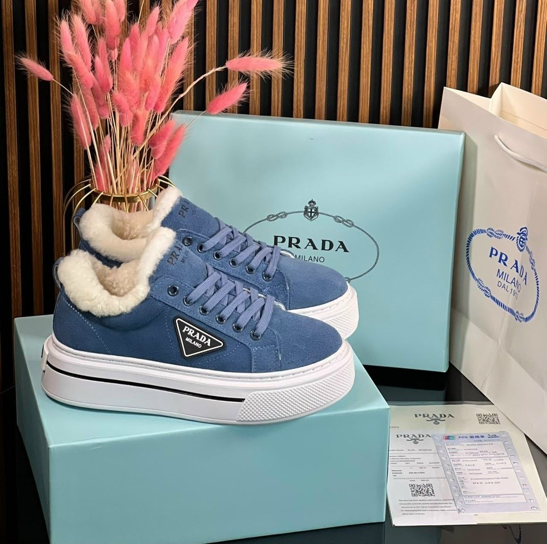 зимние замшевые женские кеды prada бежевые с мехом,женские зимние кроссовки prada с мехом,кроссовки prada,кроссовки женские зимние prada,кроссовки женские с мехом prada
