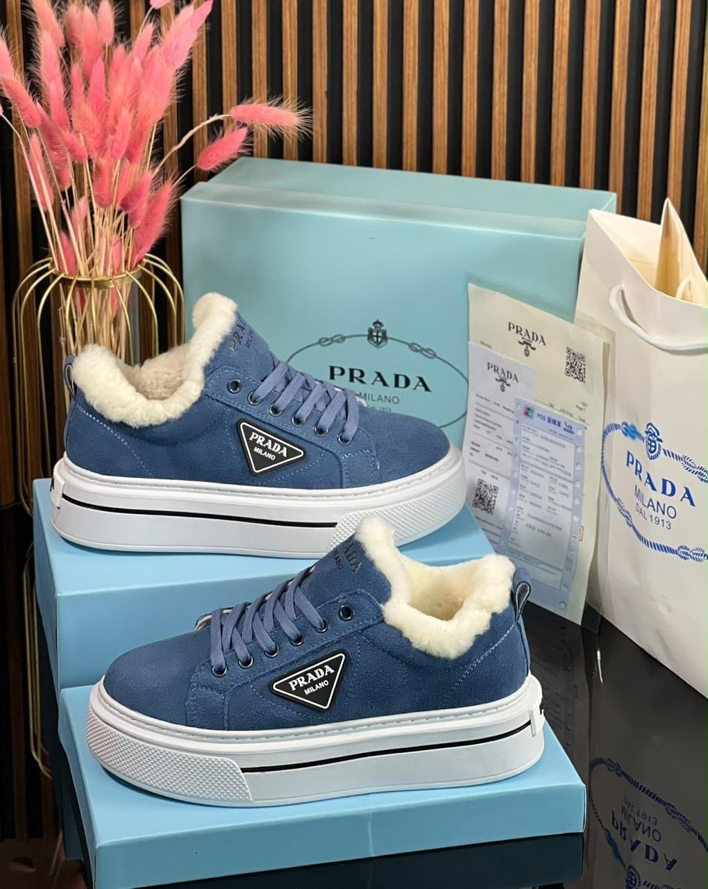 зимние замшевые женские кеды prada бежевые с мехом,женские зимние кроссовки prada с мехом,кроссовки prada,кроссовки женские зимние prada,кроссовки женские с мехом prada