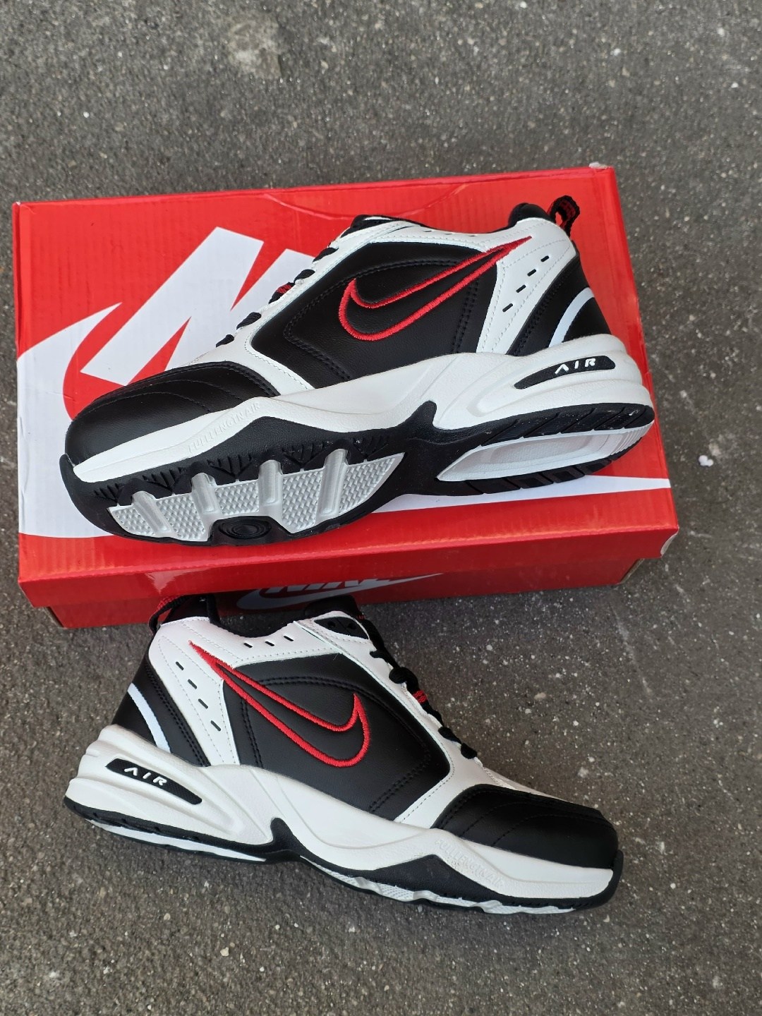кроссовки nike air monarch iv,мужские кроссовки nike air monarch iv,кроссовки nike air monarch iv цвет черный,мужские прогулочные кроссовки air monarch iv средней ширины x nike черный,nike air monarch