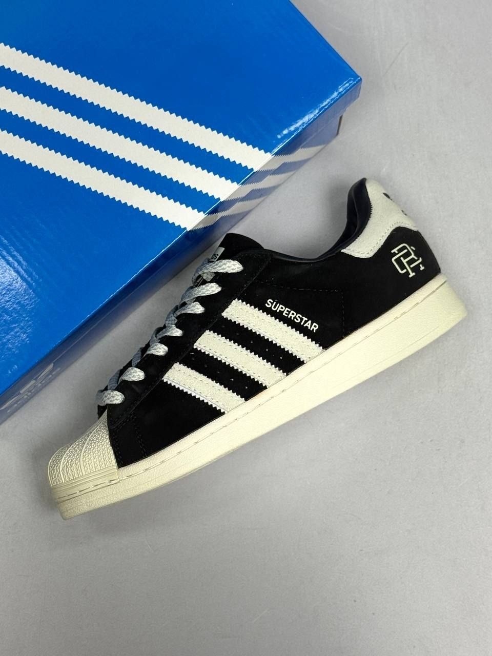 кроссовки adidas superstar,кроссовки superstar black white gold adidas,кроссовки adidas original superstar,адидас супер стар,