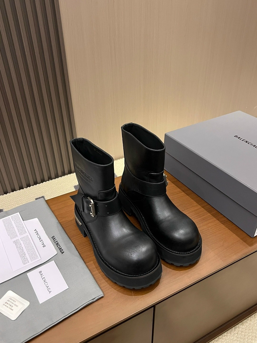 ,ботинки женские,ботинки miu miu,celine ботинки, celine 2026