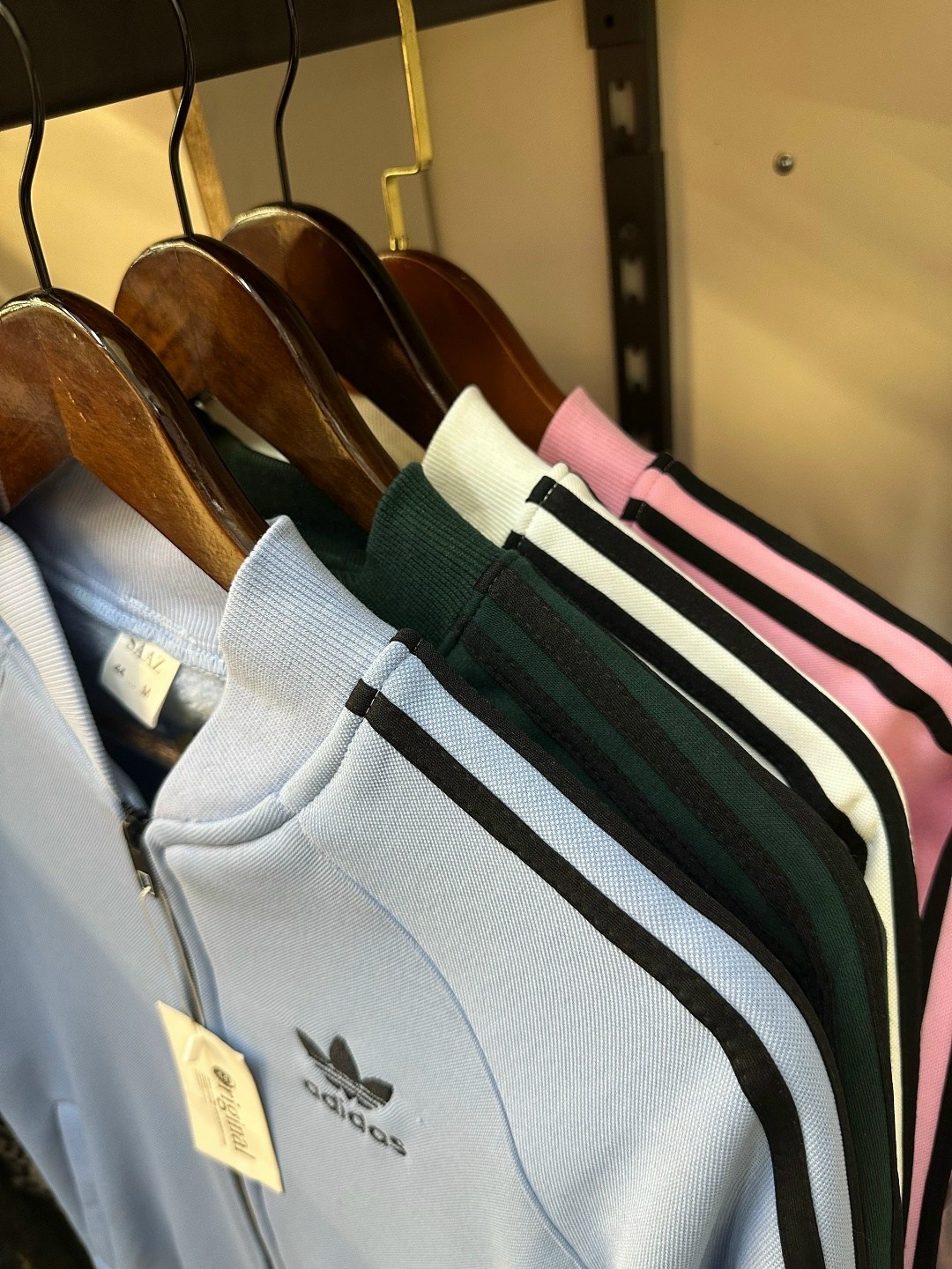 костюм спортивный женский,костюм спортивный женский adidas,костюм женские спортивные костюмы,спортивный костюм,женский костюм адидас белый
