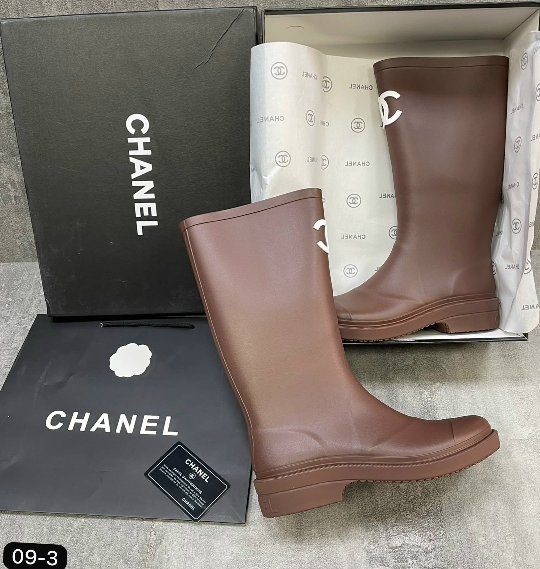 резиновые сапоги chanel,сапоги chanel,chanel черные резиновые сапоги для женщин,женские резиновые сапоги chanel,chanel черные резиновые сапоги