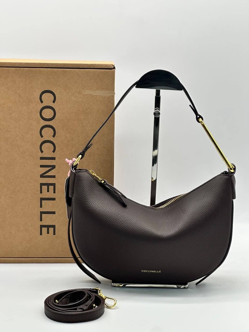 сумка coccinelle,сумка женская coccinelle,женская сумка в стиле coccinelle из эко кожи,кожаная сумка-хобо whisper coccinelle,сумка женская натуральная кожа coccinelle